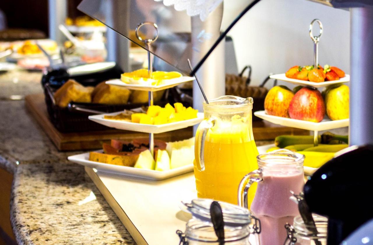 Hotel Vila Dos Alpes Treze Tílias Екстериор снимка