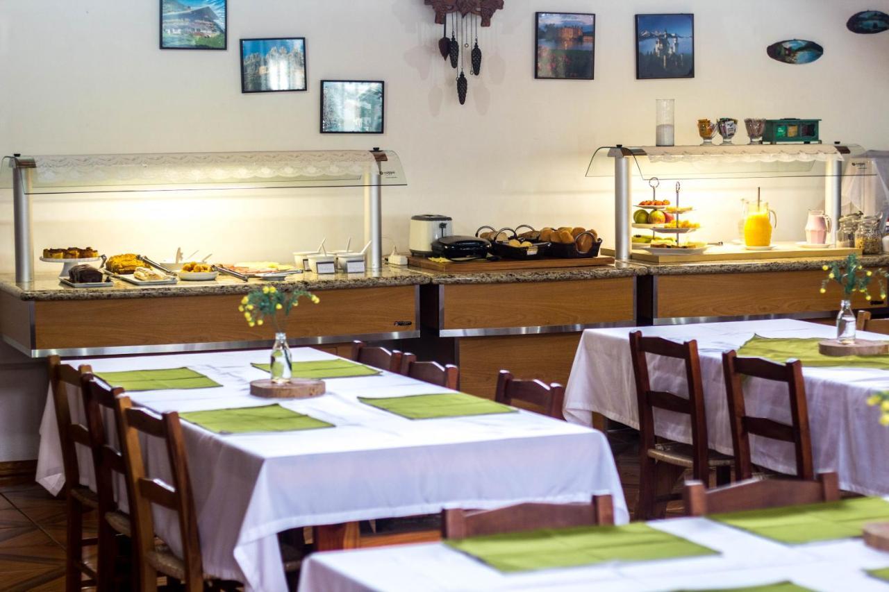 Hotel Vila Dos Alpes Treze Tílias Екстериор снимка