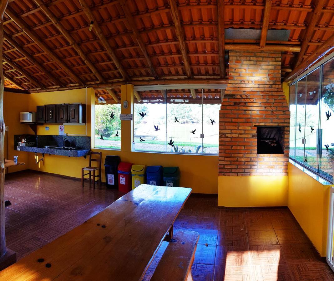 Hotel Vila Dos Alpes Treze Tílias Екстериор снимка