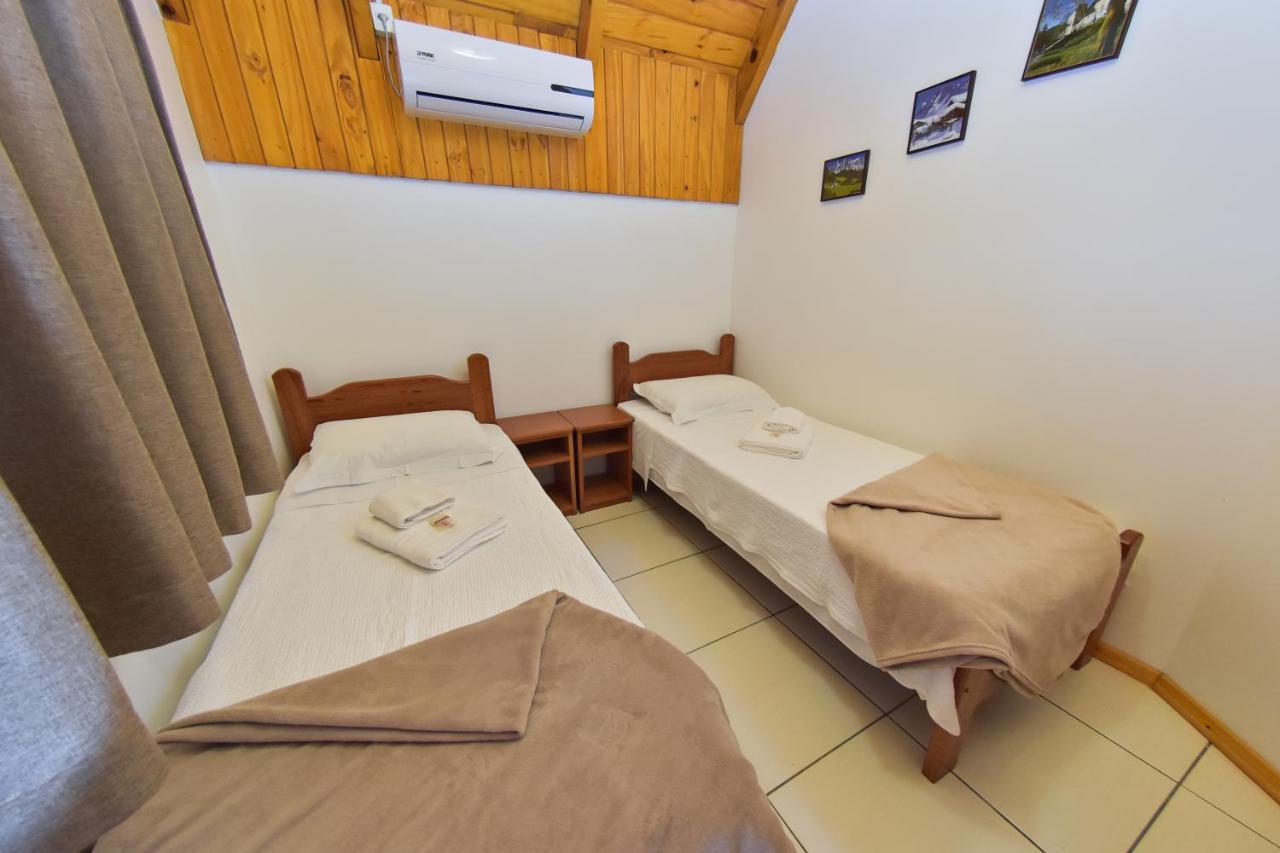 Hotel Vila Dos Alpes Treze Tílias Екстериор снимка