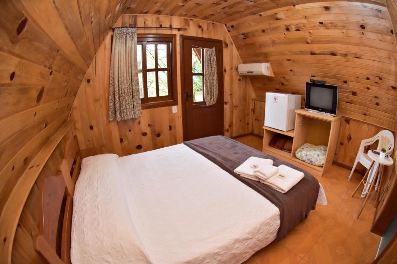 Hotel Vila Dos Alpes Treze Tílias Екстериор снимка